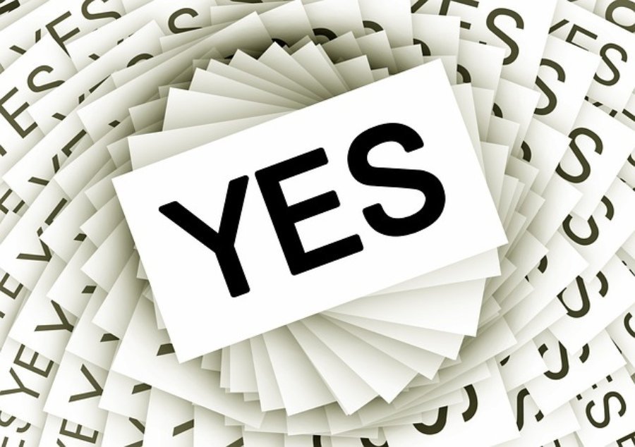signages that say yes